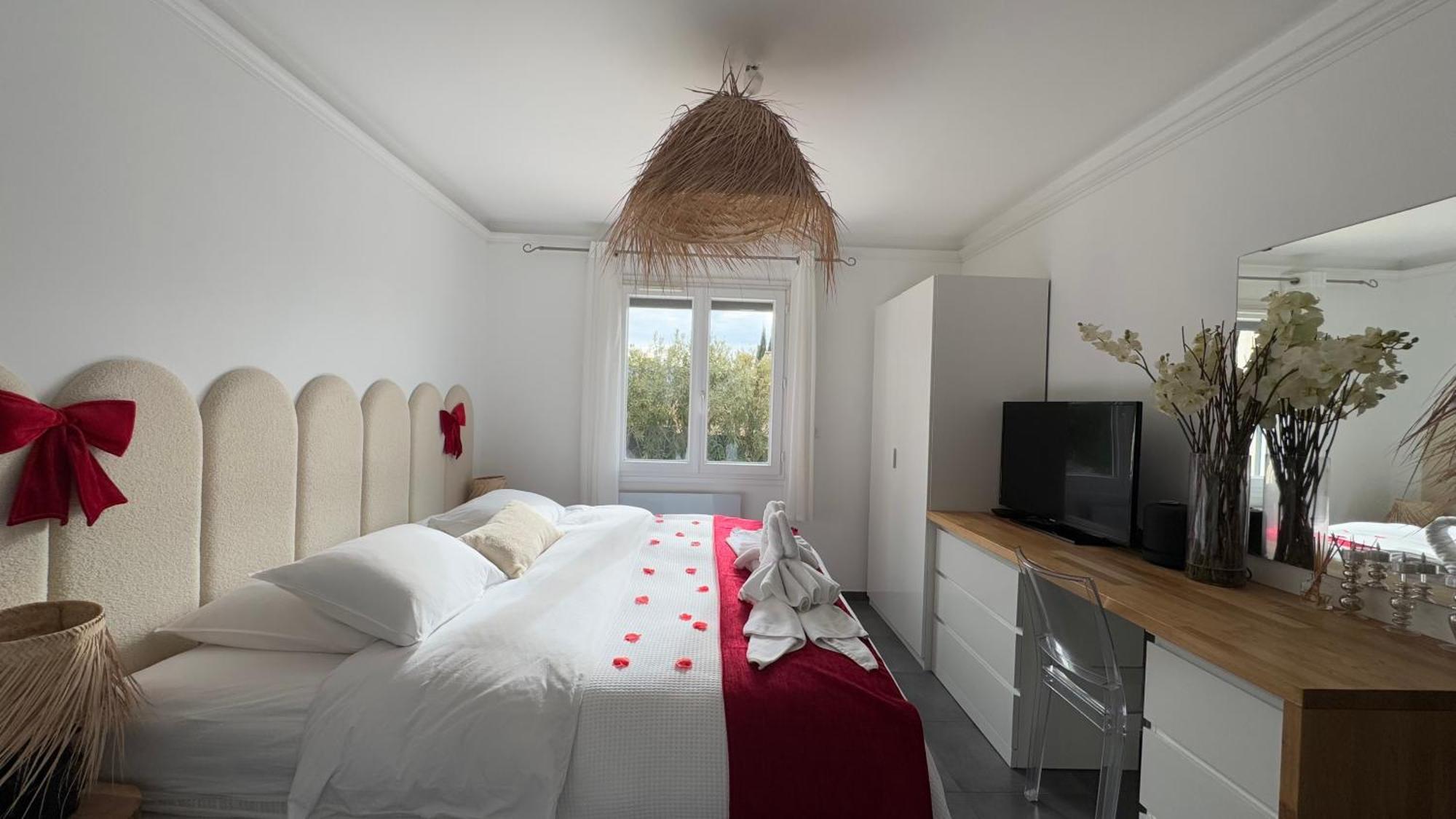 Casa Amor & Spa, Appartement Suite Jacuzzi & Piscine Chauffee Montfort-sur-Argens エクステリア 写真