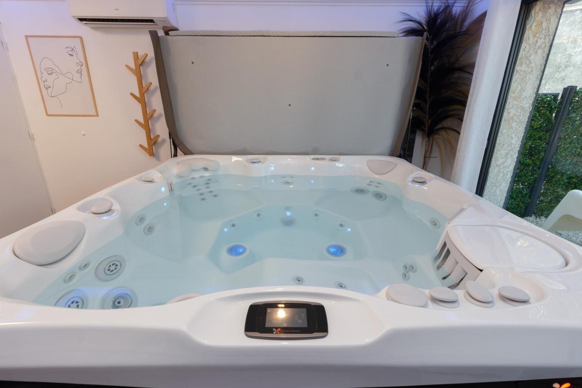 Casa Amor & Spa, Appartement Suite Jacuzzi & Piscine Chauffee Montfort-sur-Argens エクステリア 写真